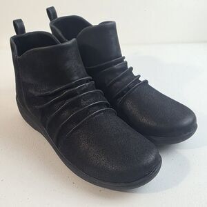 Clarks Cloudsteppers Breeze Path Womens 7.5 Black Side Zip Ankle Booties New NIB